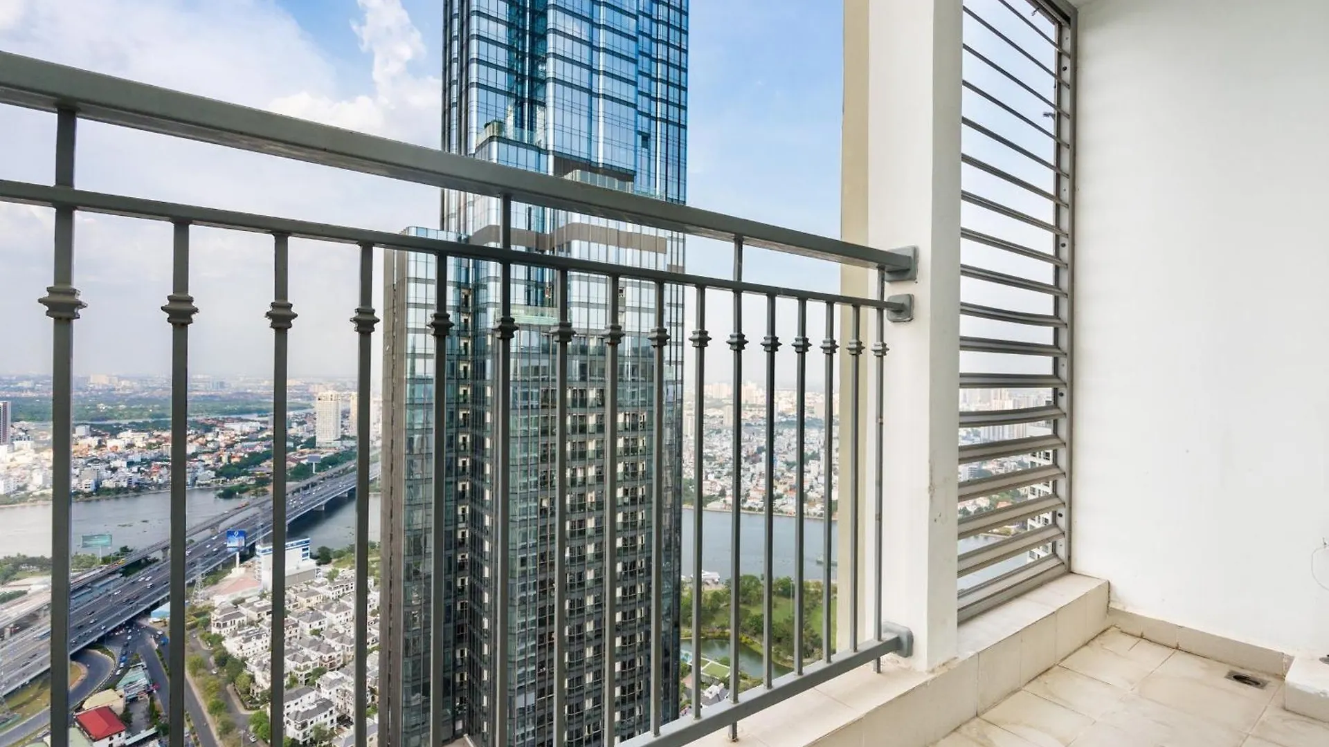 Amazing Landmark 81 Urban ホーチミン市 0*,